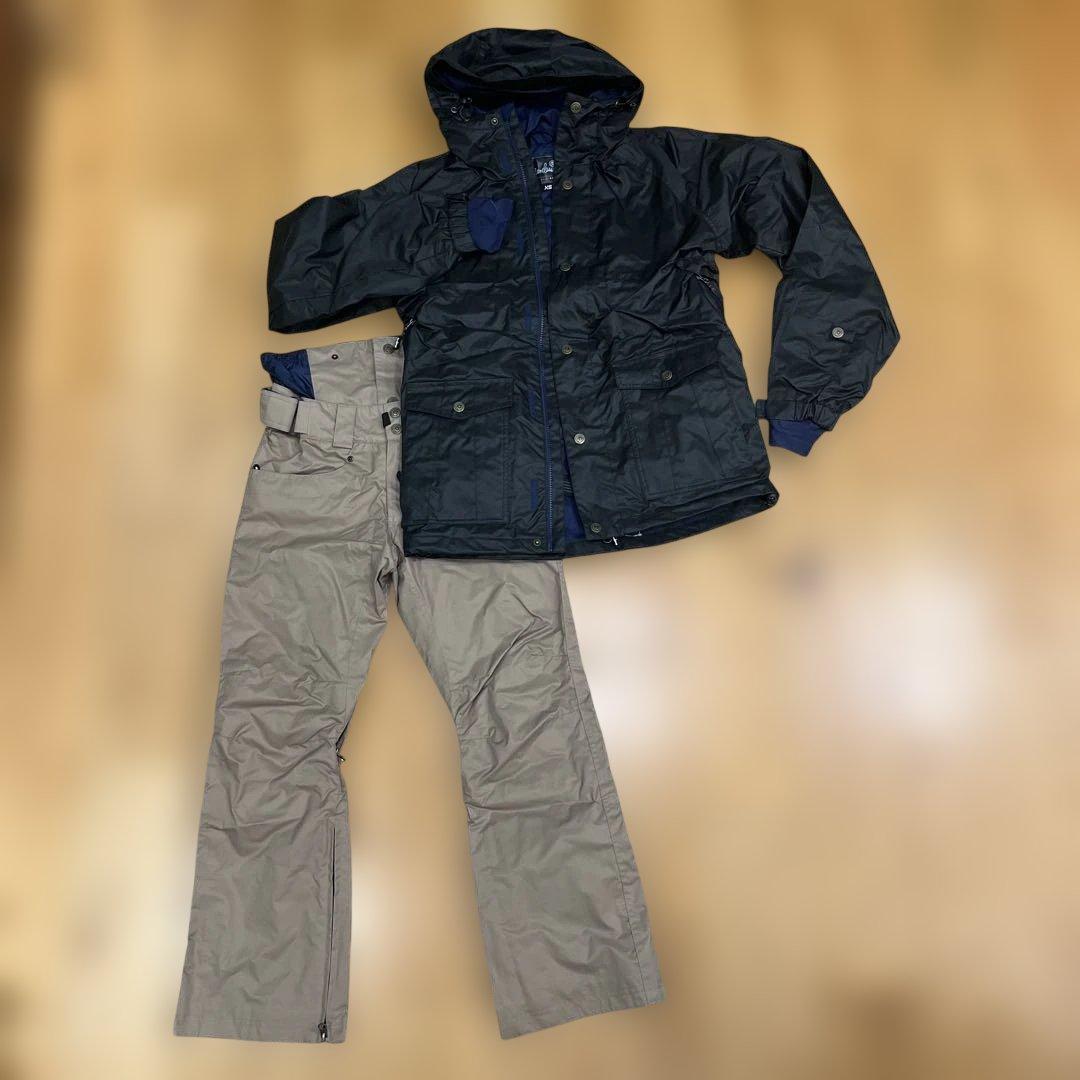 新品未使用　スノーウェア上下セット　レディース　XS 9号