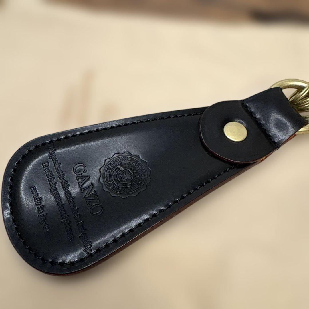 【新品味用品】ガンゾ　シューホーンキーホルダー　シェルコードバン　ブラック
