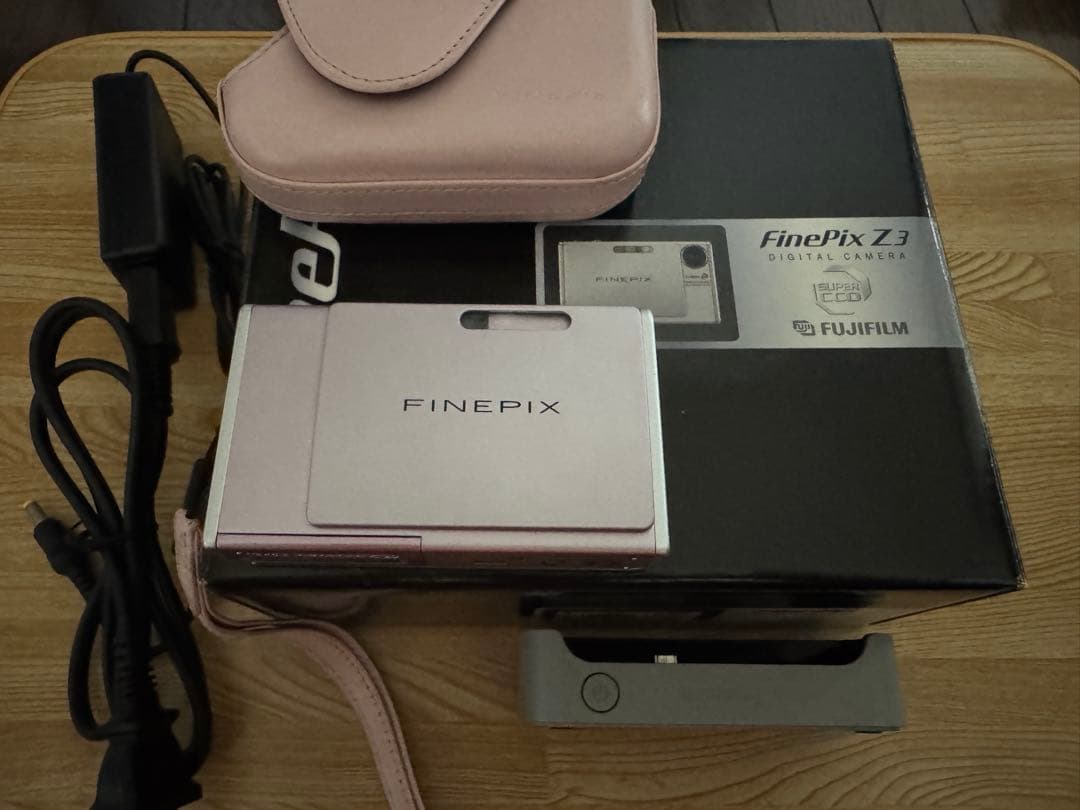 【中古品】FUJIFILM Fine Pix Z3 起動確認 付属品有 電池消耗