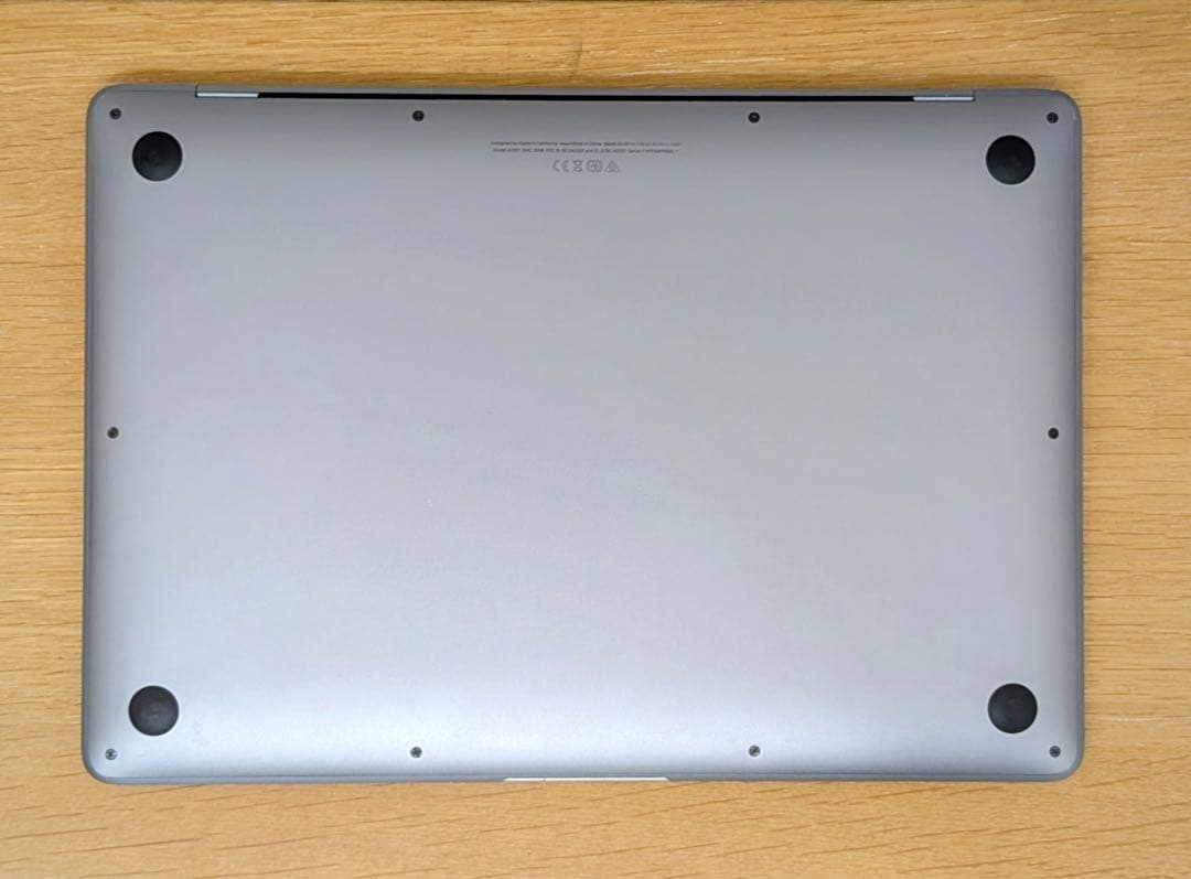 美品：MacBook Air 2020 M1/8GB/1TB スペースグレイ