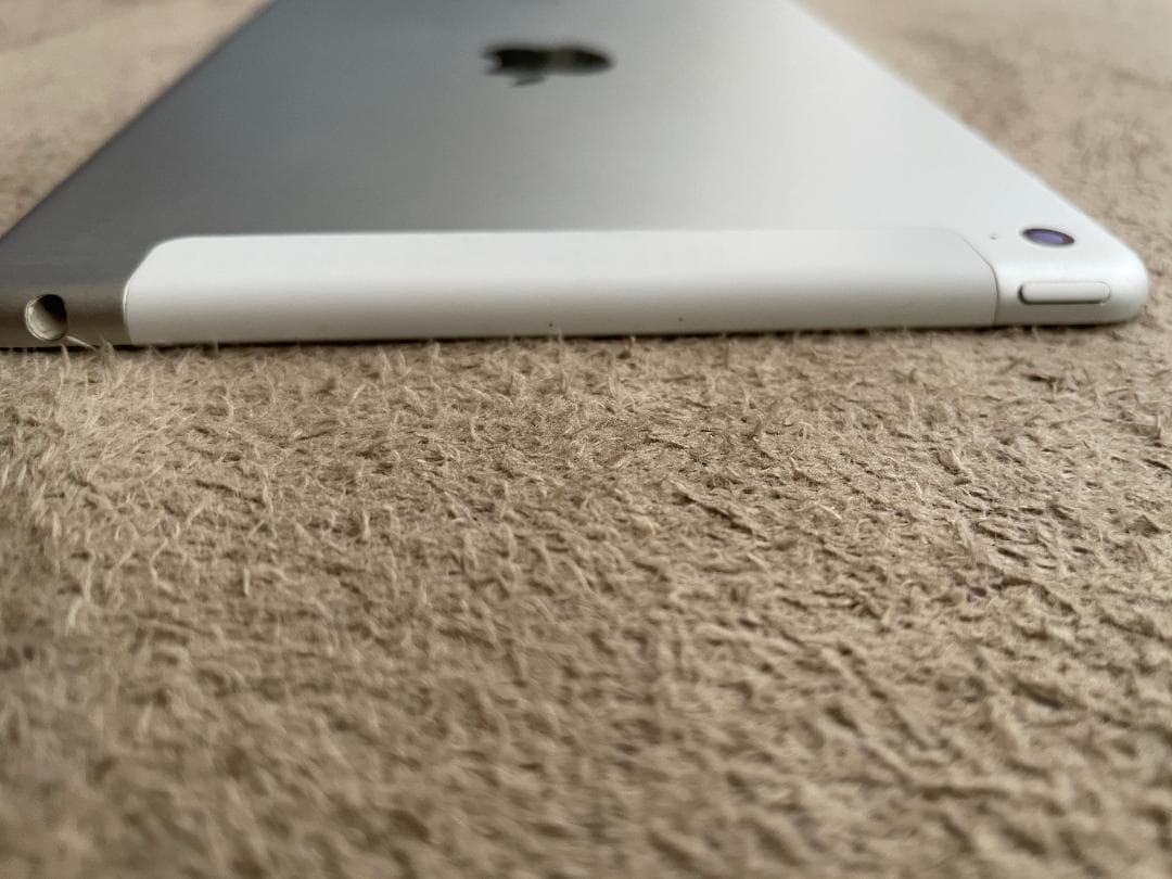 iPad本体 iPad mini 4 128GB Wi-Fi + Cellular