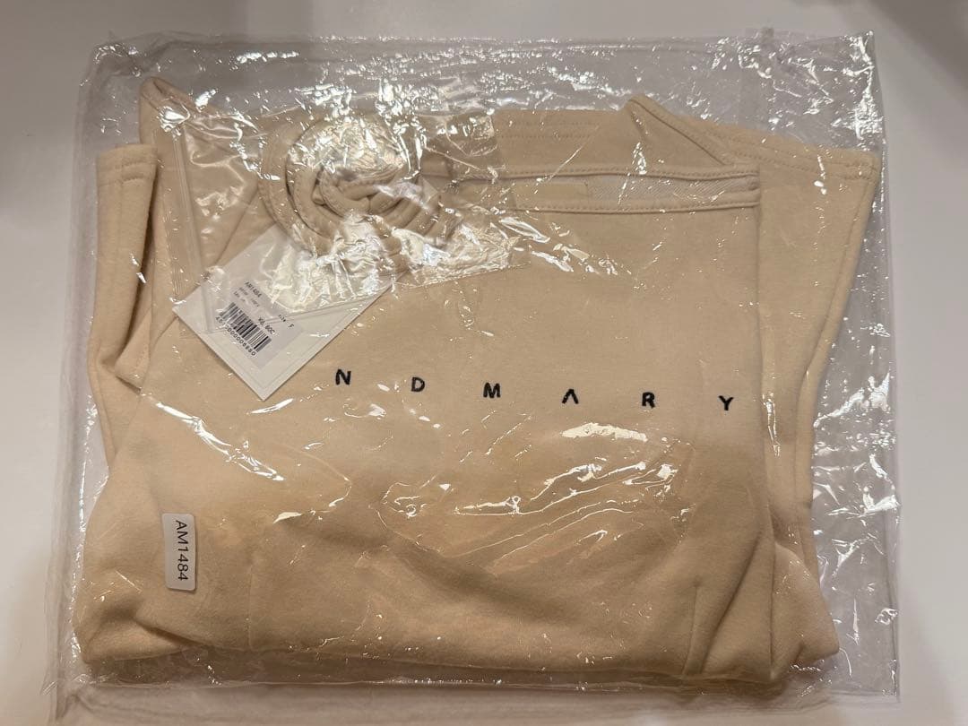 Mary logo choker tops 【andmary】