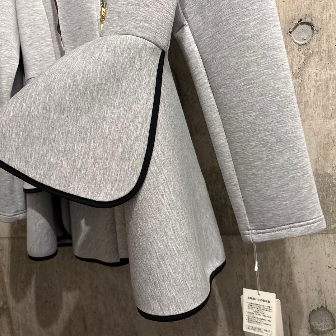 DOSDIOSAS ダンボールニットフリルパーカー