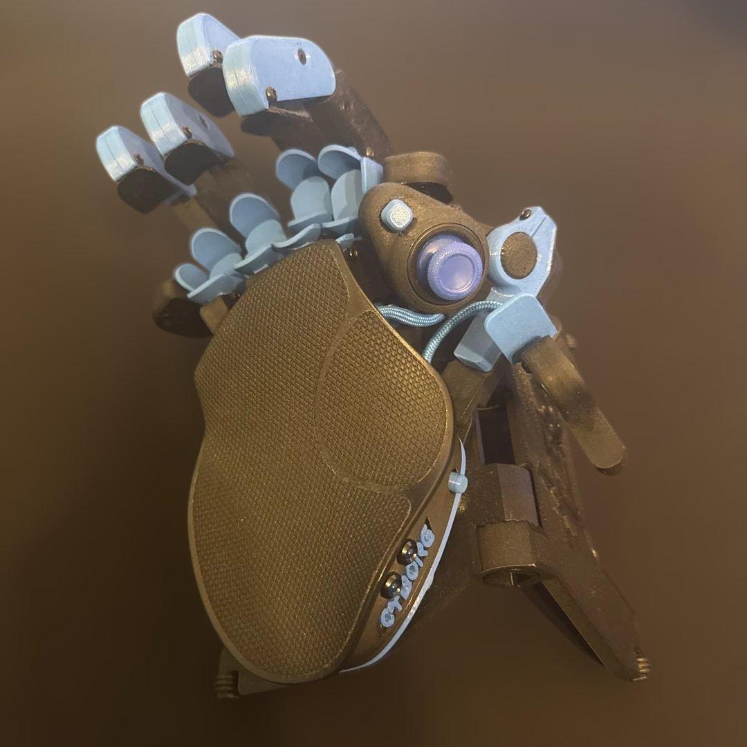 PC用ゲームコントローラー・コンバーター AZERON CYBORG