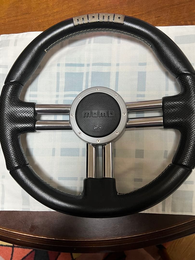 momo スポーツステアリング 本体