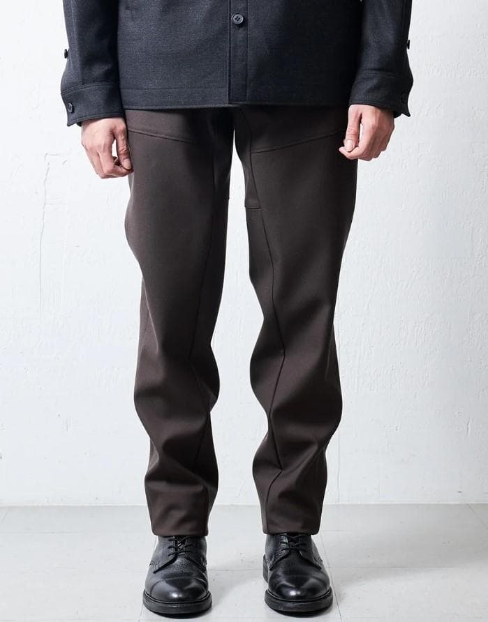 【美品】山内 ウールダブルクロス・⽴体切替パンツ