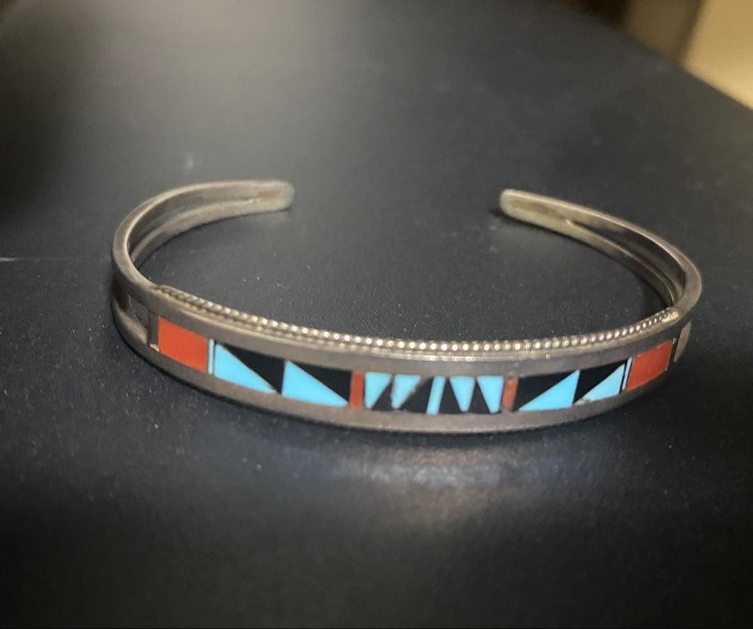 インディアンジュエリー　ズニ族　ブレスレット　バングル