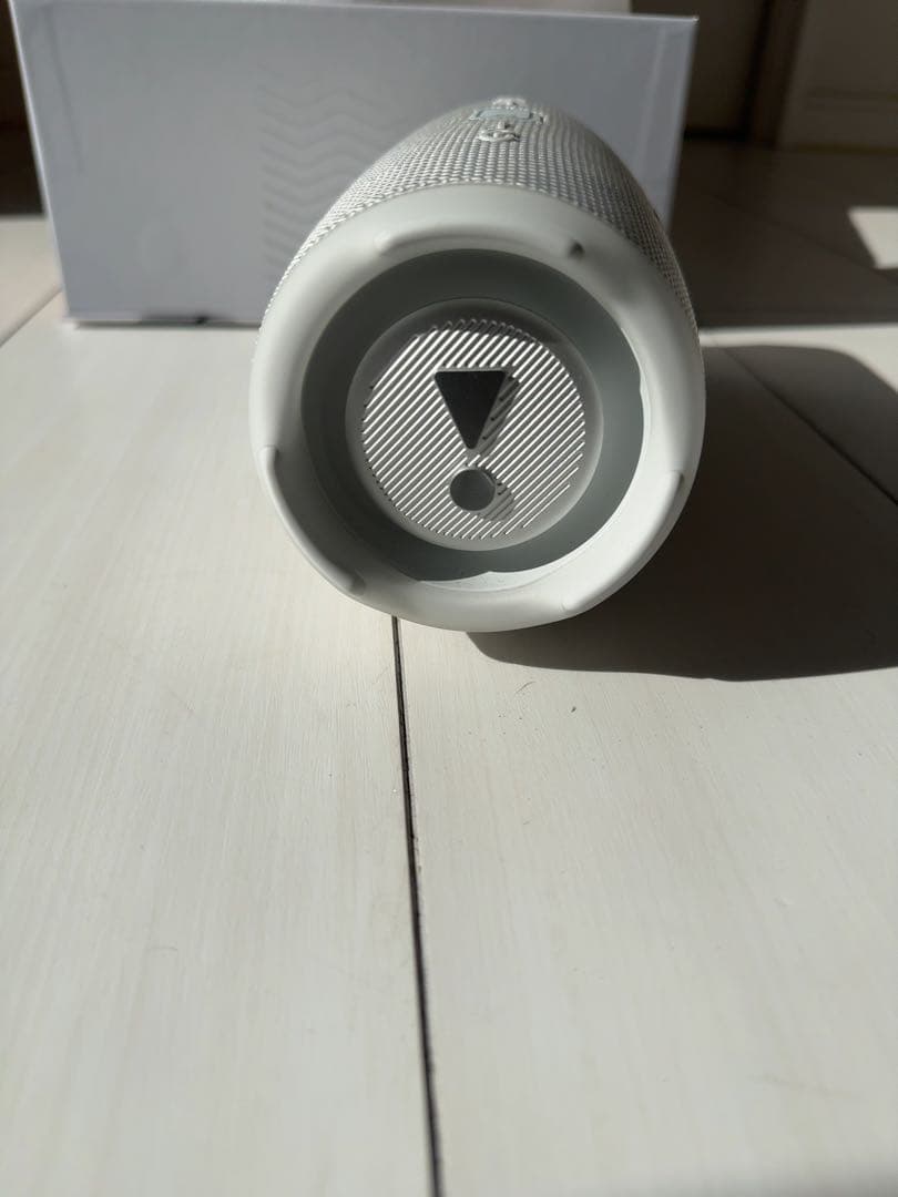 JBL CHARGE5 White Bluetoothスピーカー