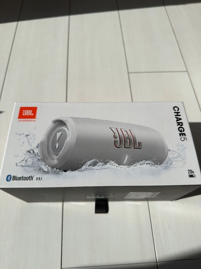 JBL CHARGE5 White Bluetoothスピーカー