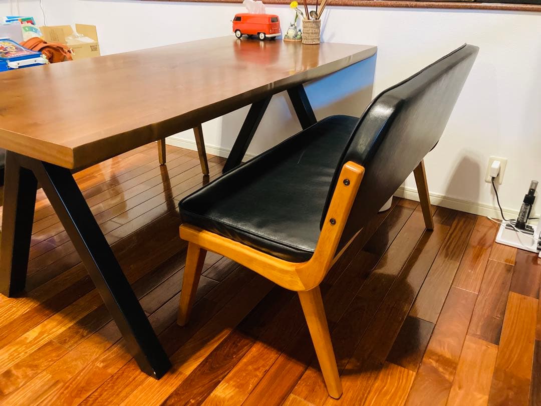 ACME Furniture モダンベンチチェア 黒 合成皮革 木製脚