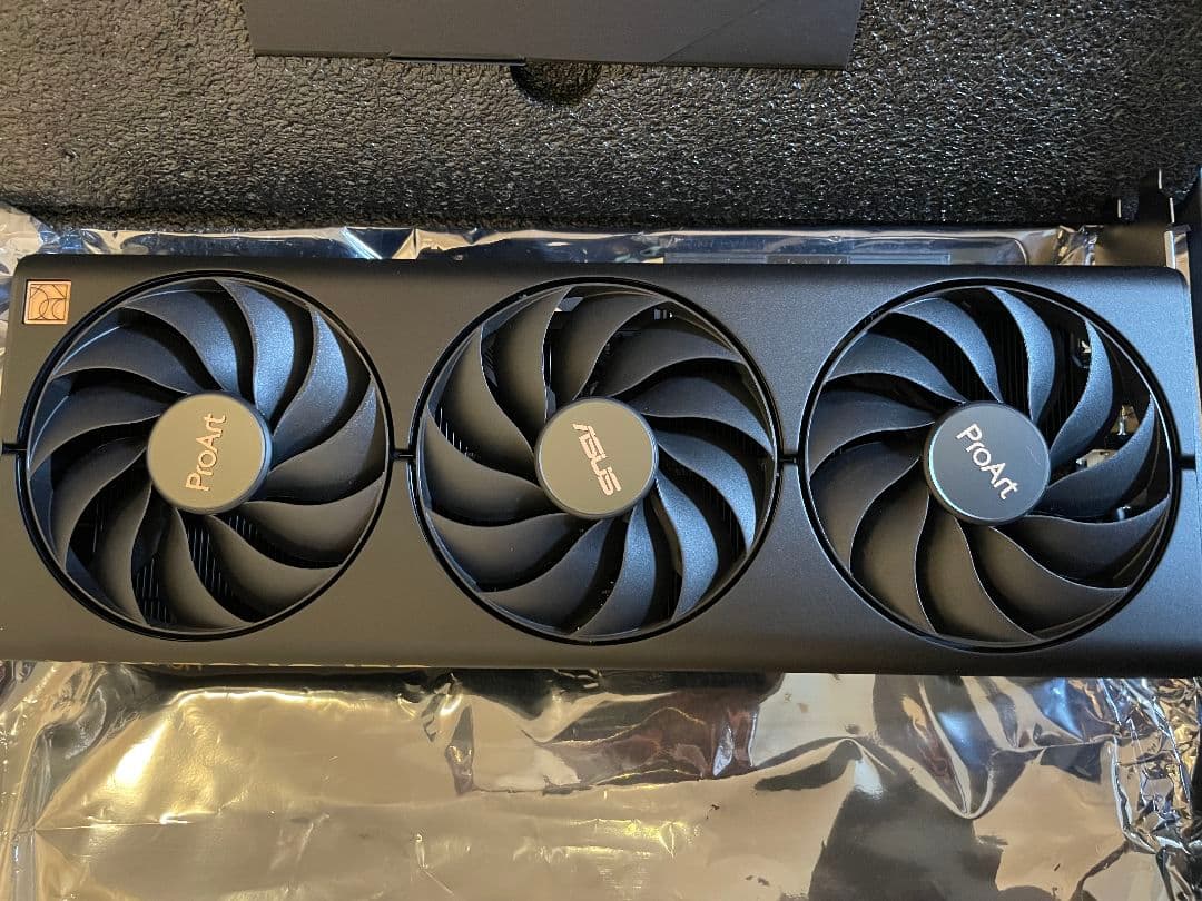 ASUS PROART RTX 4070 グラフィックボード