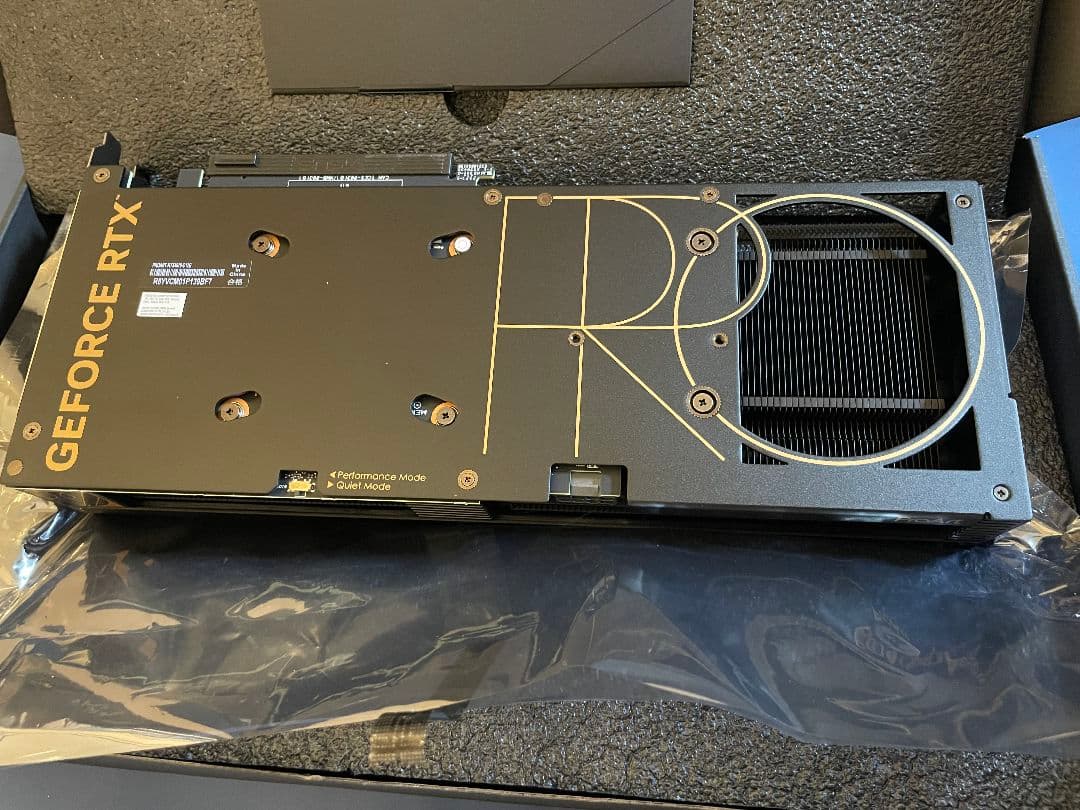 ASUS PROART RTX 4070 グラフィックボード