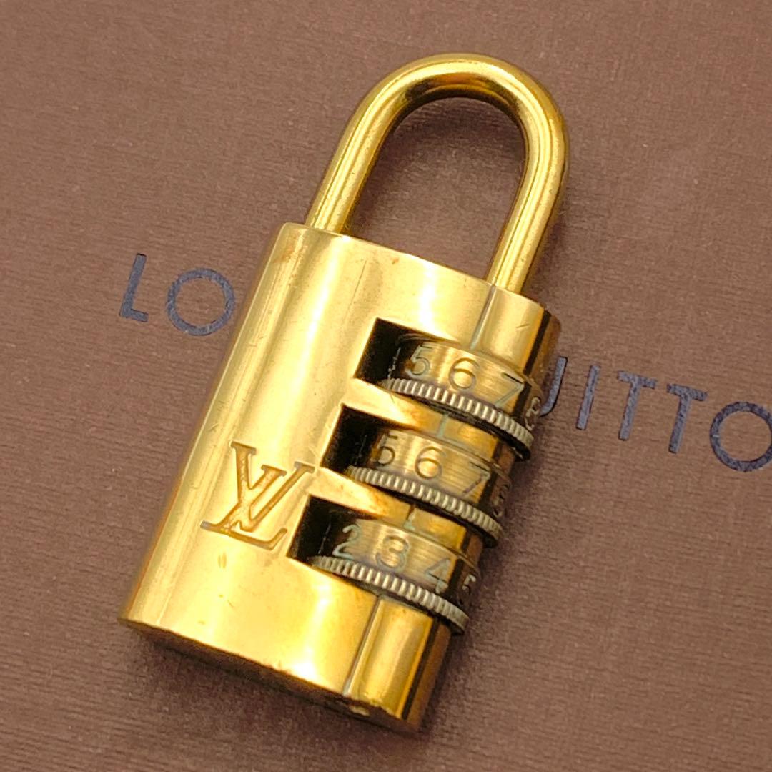 専用　　　　ルイヴィトン カデナ 南京錠　説明書付　ダイヤル式 ゴールド