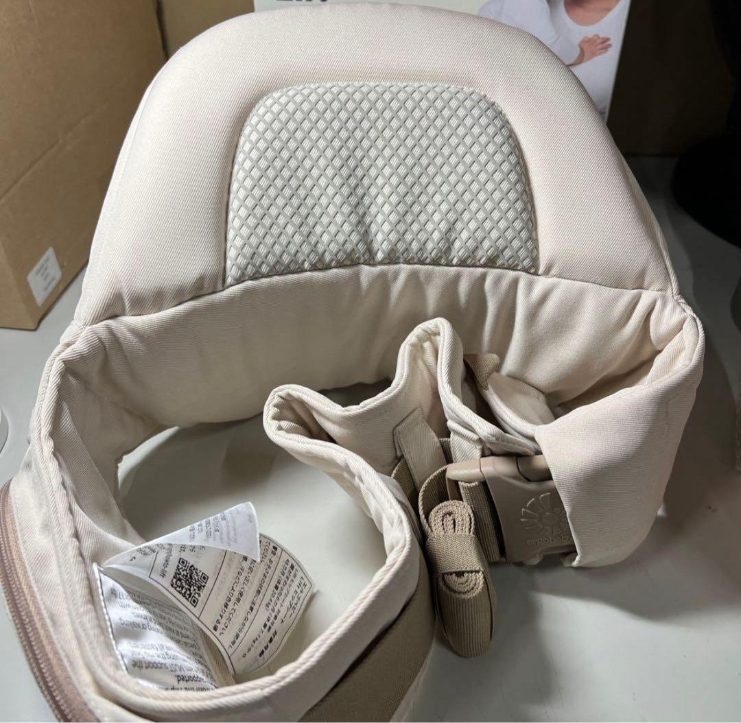 G523 ErgobabyエルゴベビーLift ヒップシート/ナチュラルベージュ