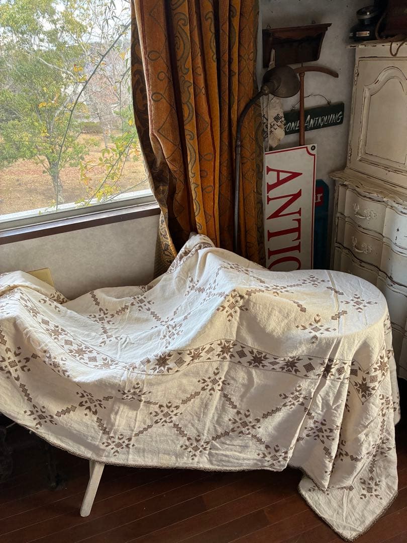 フランス　アンティーク　大判カバー　テーブル　ベッド　カバー　クロス　刺繍　B