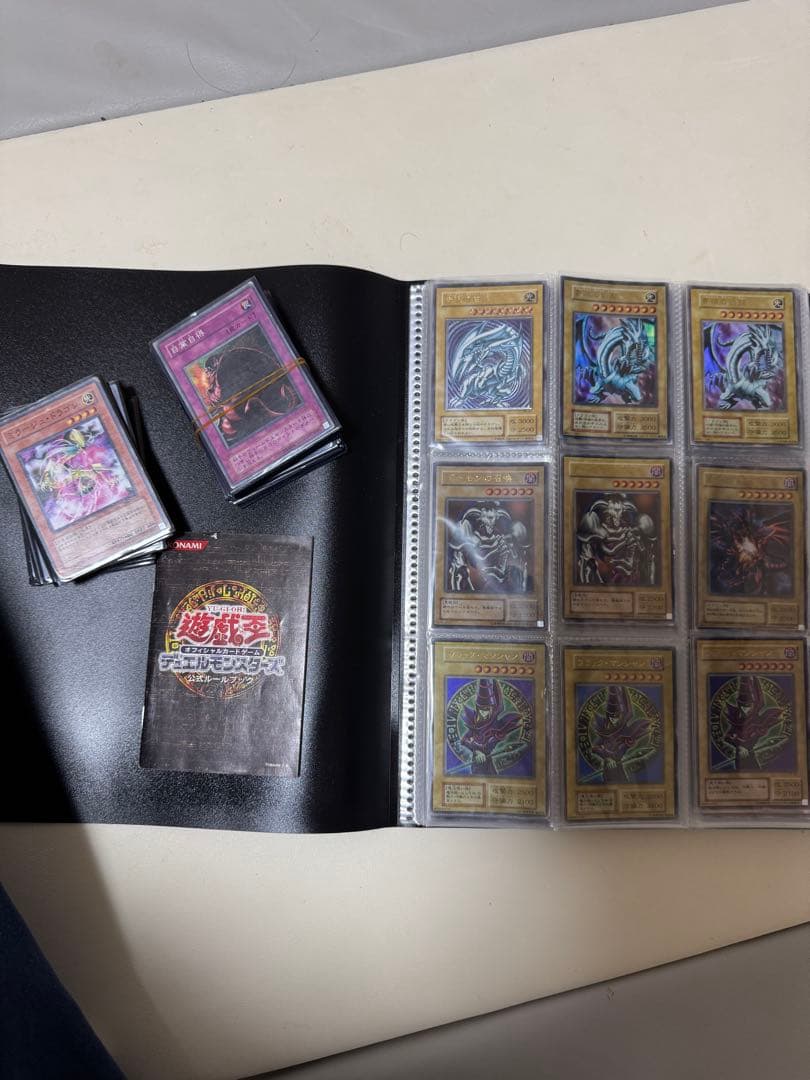 引退品　遊戯王カード　ブルーアイズ　青艶？　sm-51 青眼の白龍