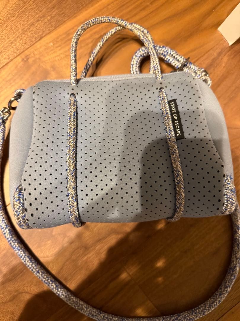 ステートオブエスケープ　メッシュショルダーバッグ ブルー