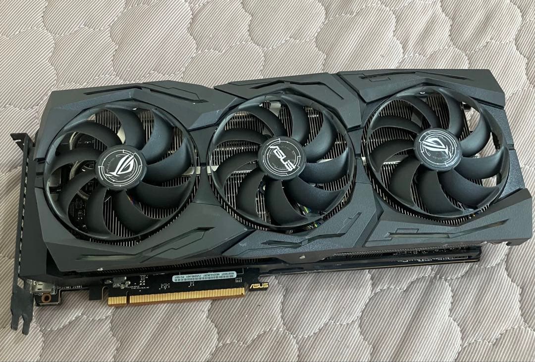 グラフィックボード・グラボ・ビデオカード ASUS ROG-STRIX RX5700XT-08G GAMING