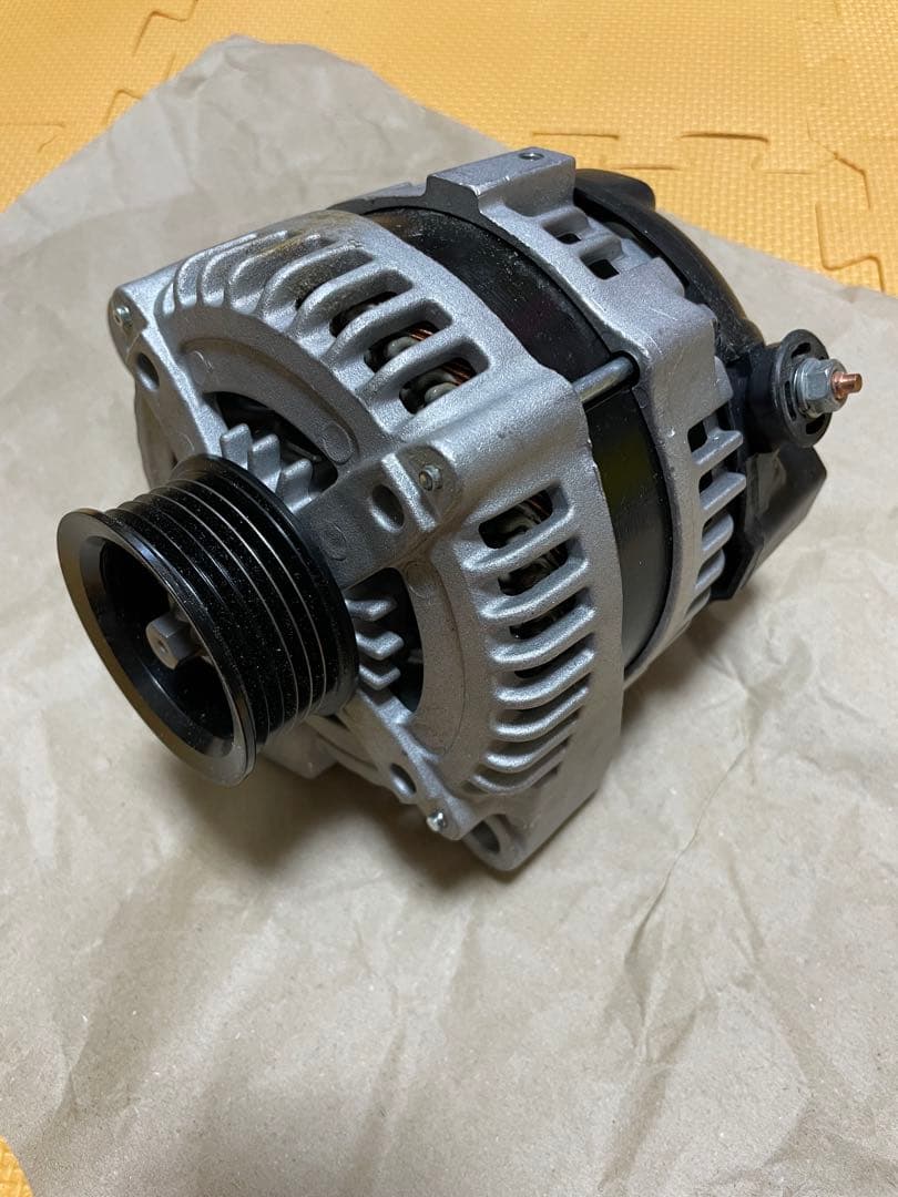 USトヨタ　セコイア　オルタネーター　150A社外品