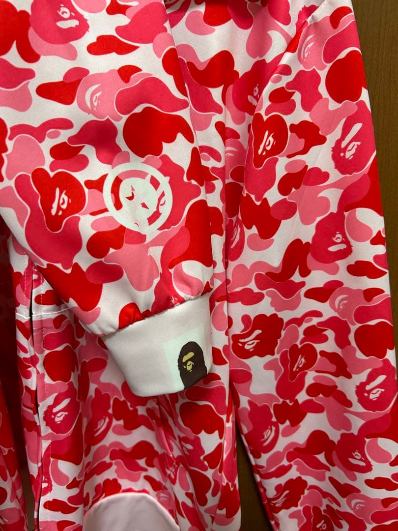 エイプ　ピンク迷彩パーカー