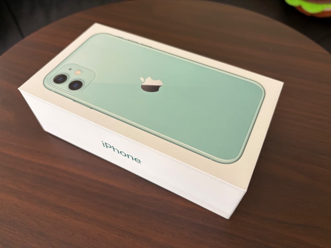 Apple iPhone 11 128GB グリーン、ガラスフィルムつき