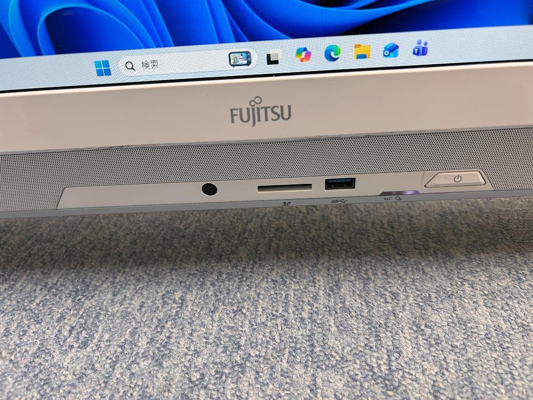 Fujitsu ESPRIMO FH70YD 23インチ一体型パソコン