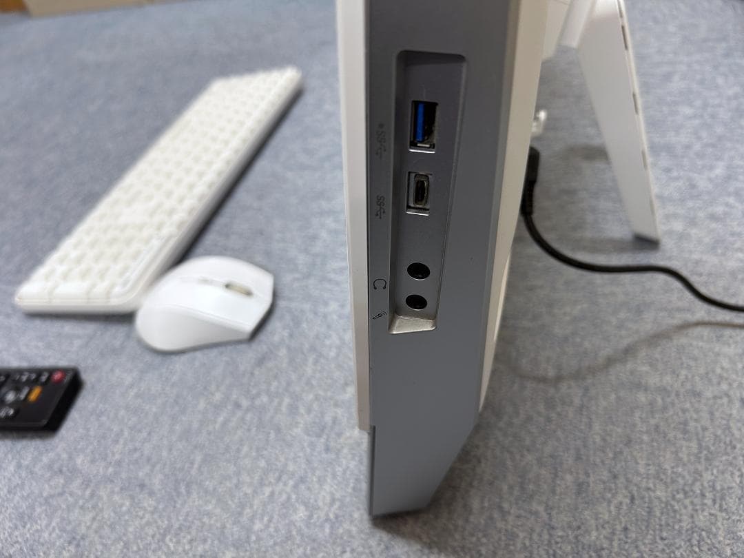 Fujitsu ESPRIMO FH70YD 23インチ一体型パソコン