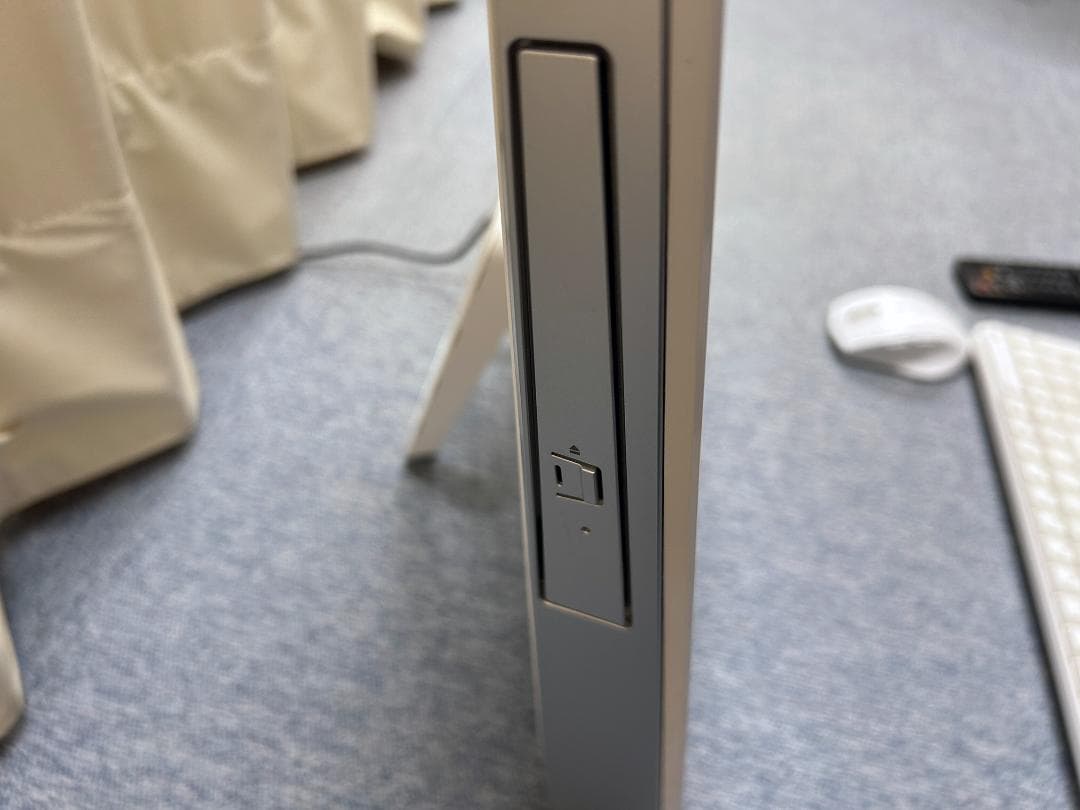 Fujitsu ESPRIMO FH70YD 23インチ一体型パソコン