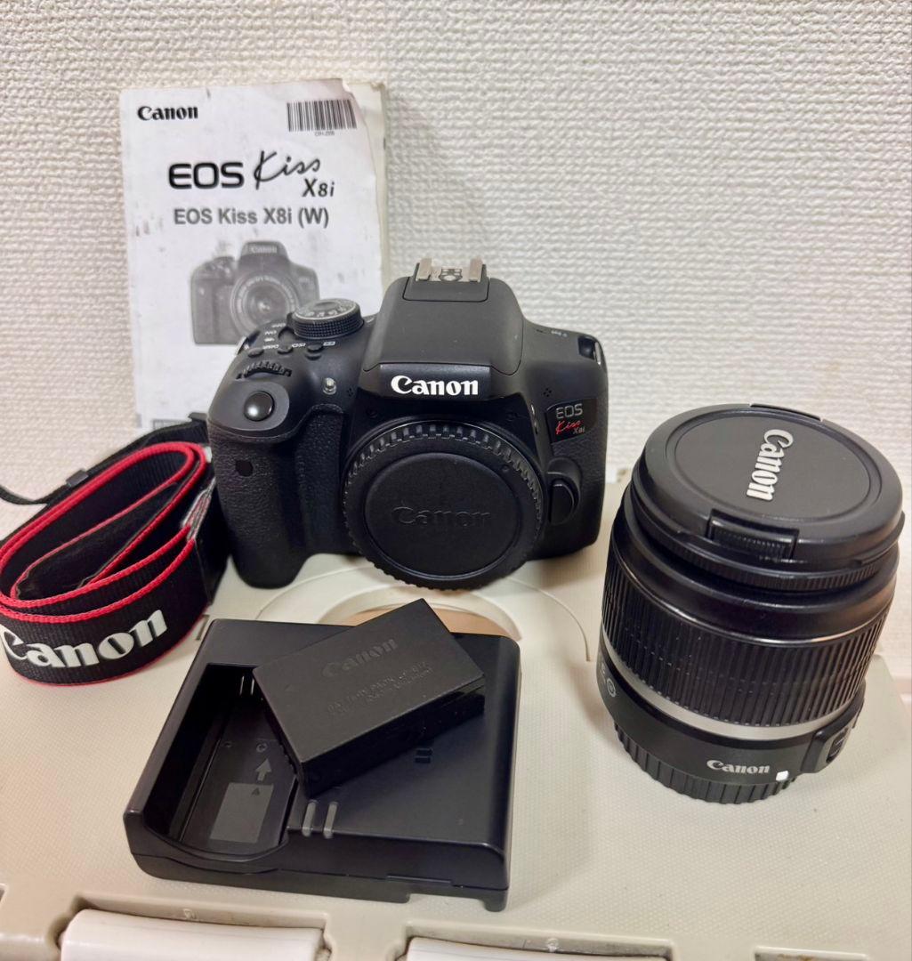 Canon EOS Kiss X8i 本体と付属品