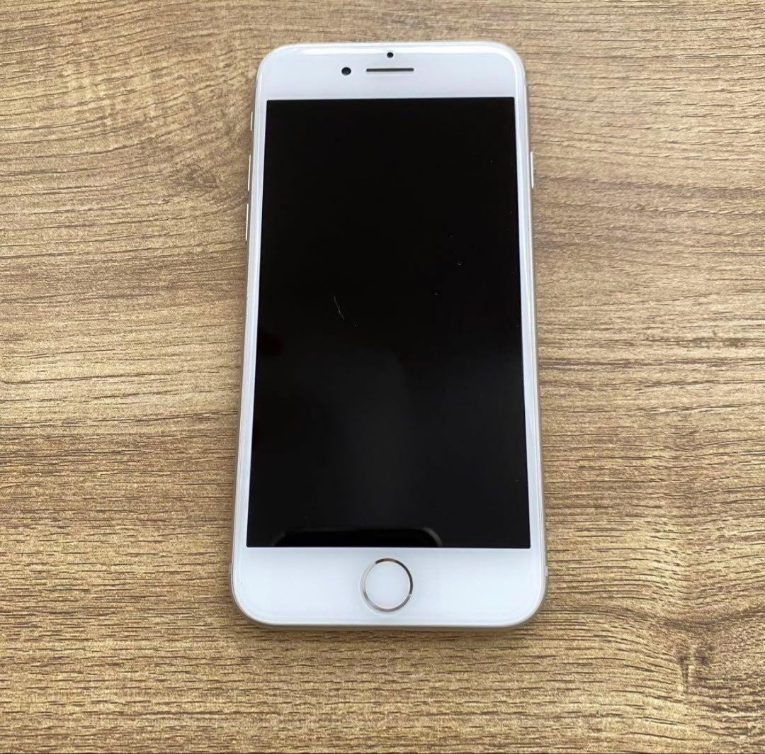 Apple iPhone 8 シルバー 本体　64GB SIMフリー