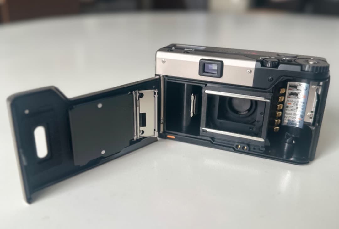 CONTAX T3 チタニウムシルバー