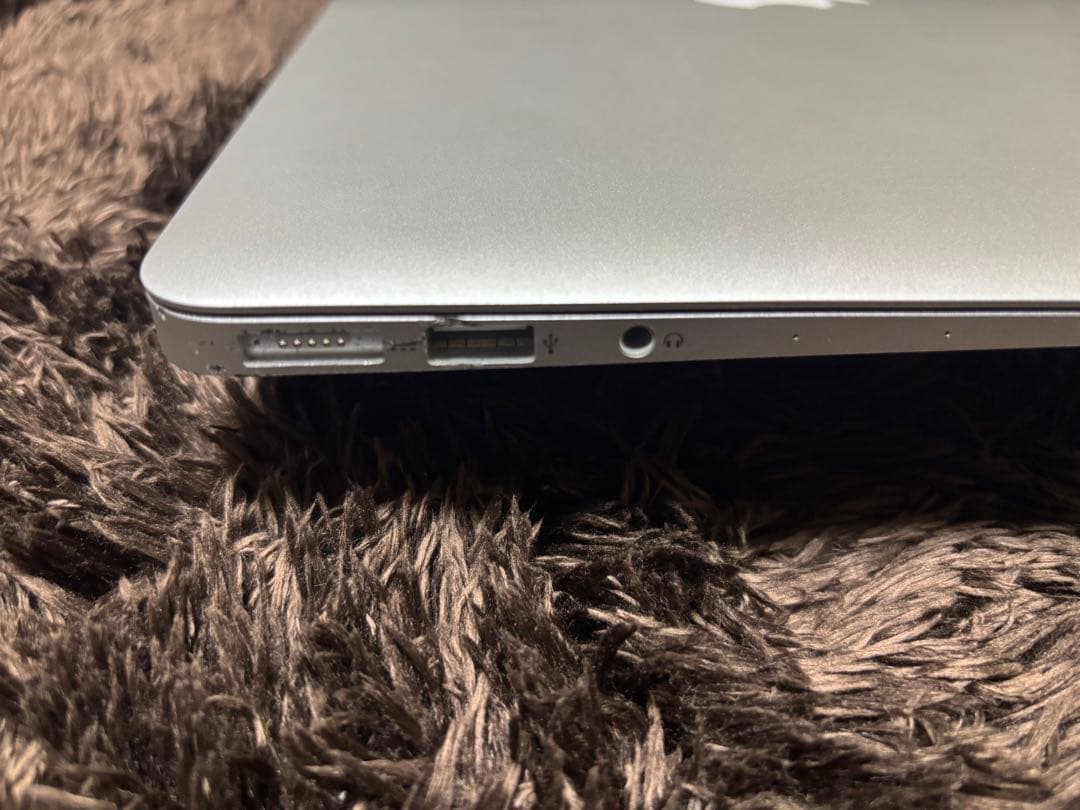 【極美品】MacBook Air 13インチ｜充電111回｜メモリ8GB｜箱付き