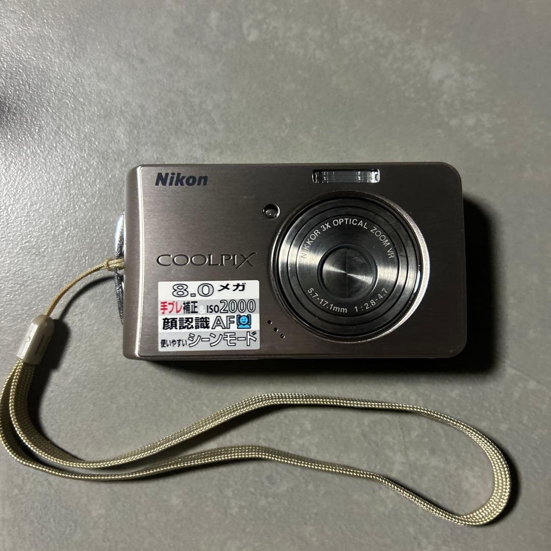 Nikon COOLPIX 8.0メガピクセル コンパクトデジタルカメラ