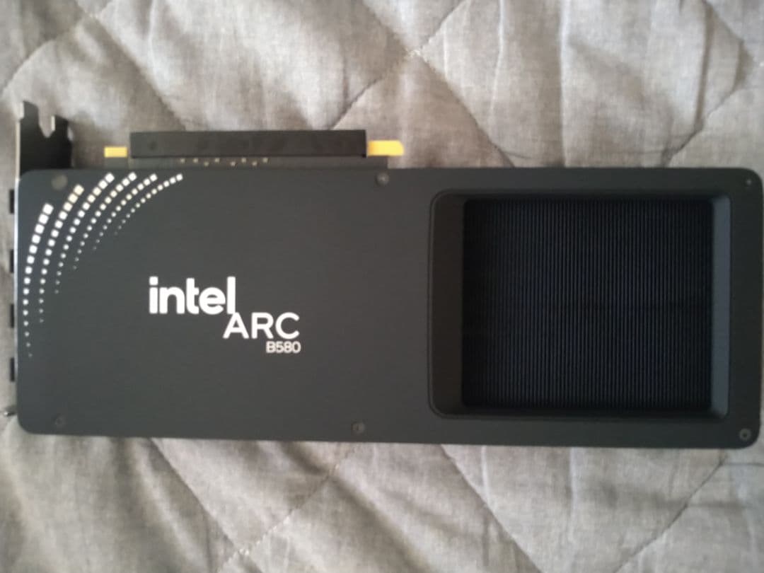Intel ARC B580 グラフィックカード