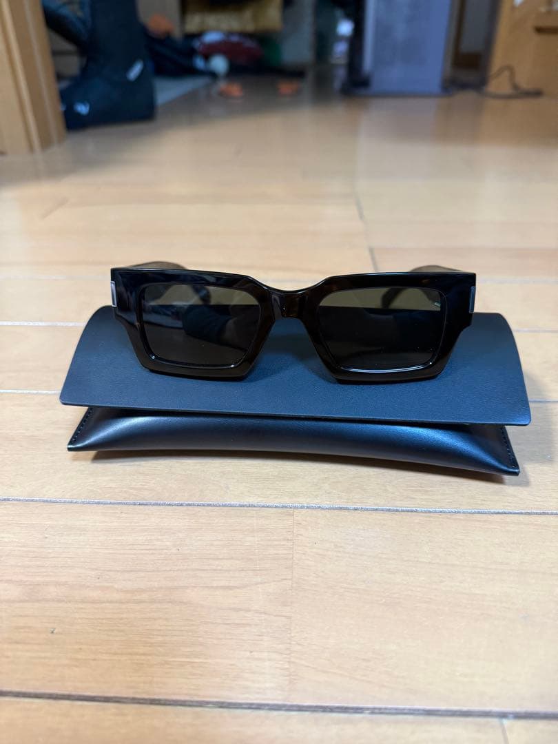 【即購入歓迎】 SAINT LAURENT サングラス