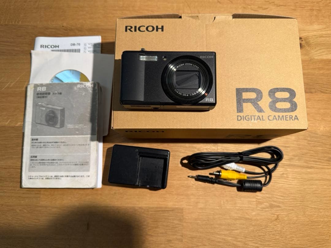 RICOH R8 中古 完動 美品 コンデジ