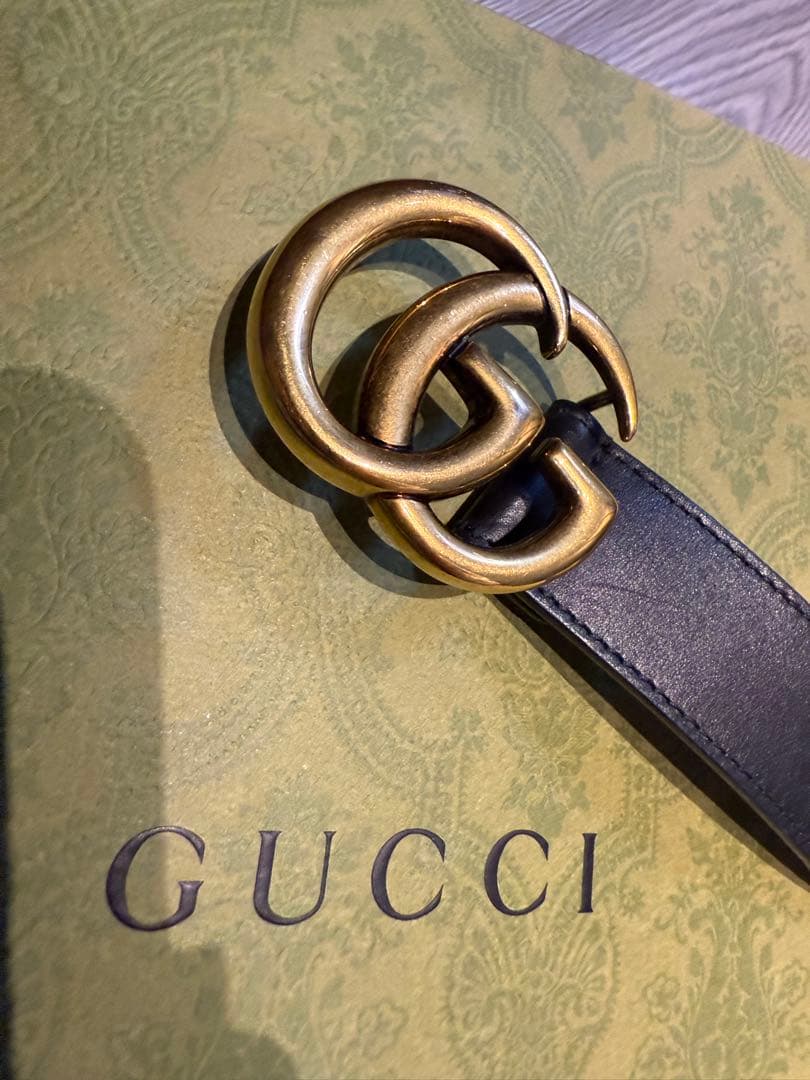GUCCIのGGマーモント レザー ベルト