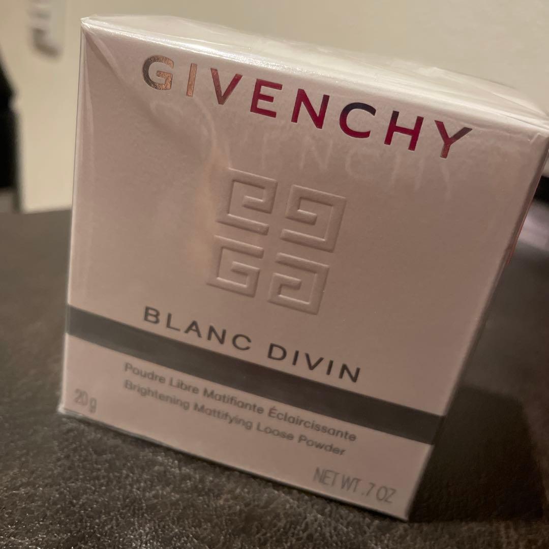 ジバンシイ　ブランディヴァン　ブライトニング　ルースパウダー新品