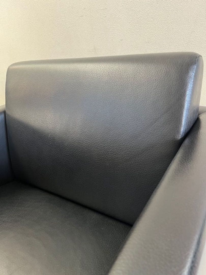 イトーキ　MEZZO ラウンジチェア　② 本革　21万 モダン シングルソファ