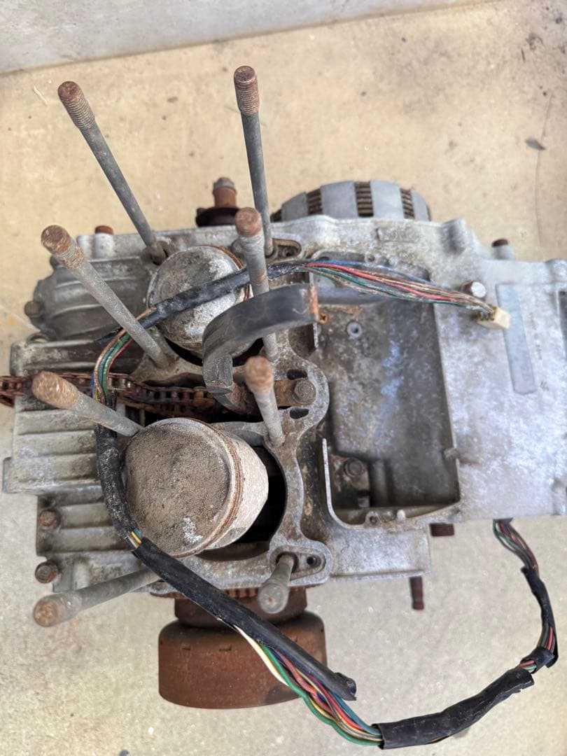 ぴ*様 SUZUKI GS400 腰下エンジン　部品取り