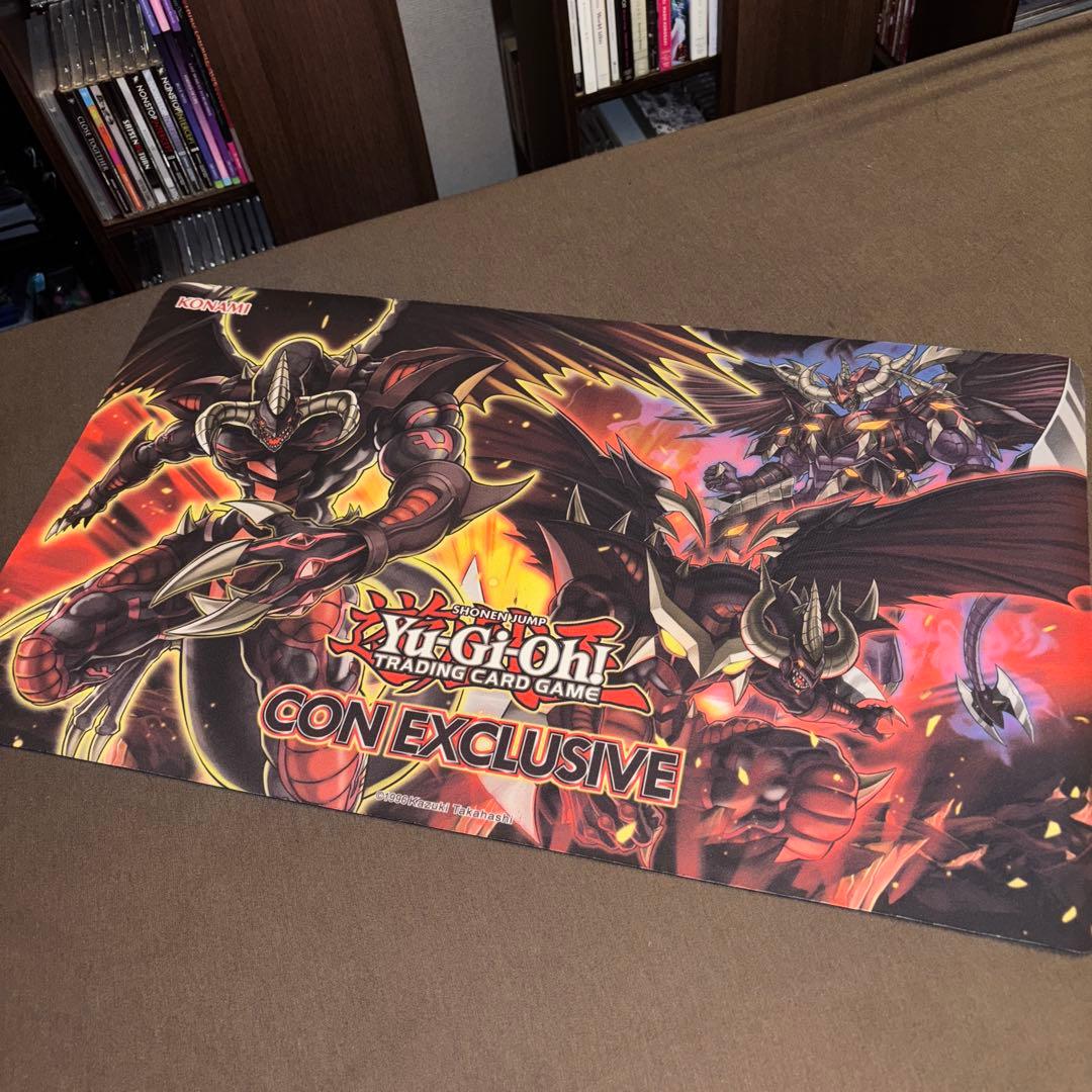 レッドデーモンズ CON EXCLUSIVE プレイマット 遊戯王 海外 英語