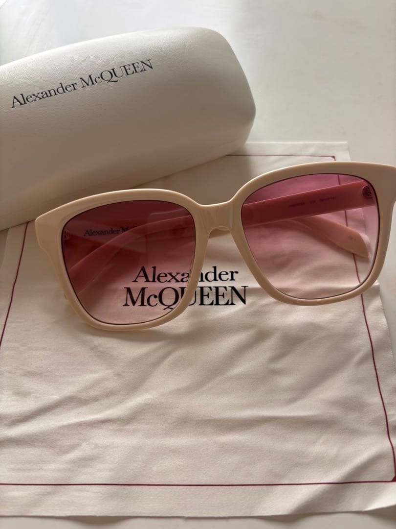 ( 【あまね】Alexander McQueen ラウンド型サングラス