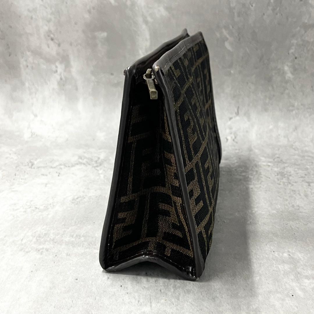 FENDI ポーチ　ズッカ　ナイロンキャンバス　ブラウン セカンドバッグ　レザー