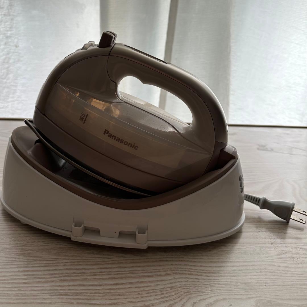 《即購入OK》Panasonic コードレススチーム　NI-WL707-C