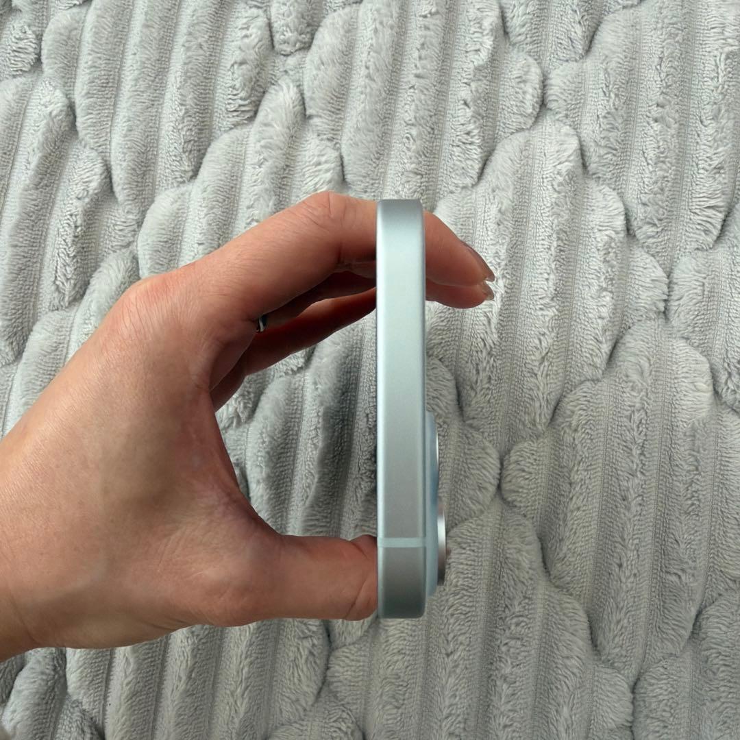 【美品】Apple iPhone15 256GB 本体 ブルー