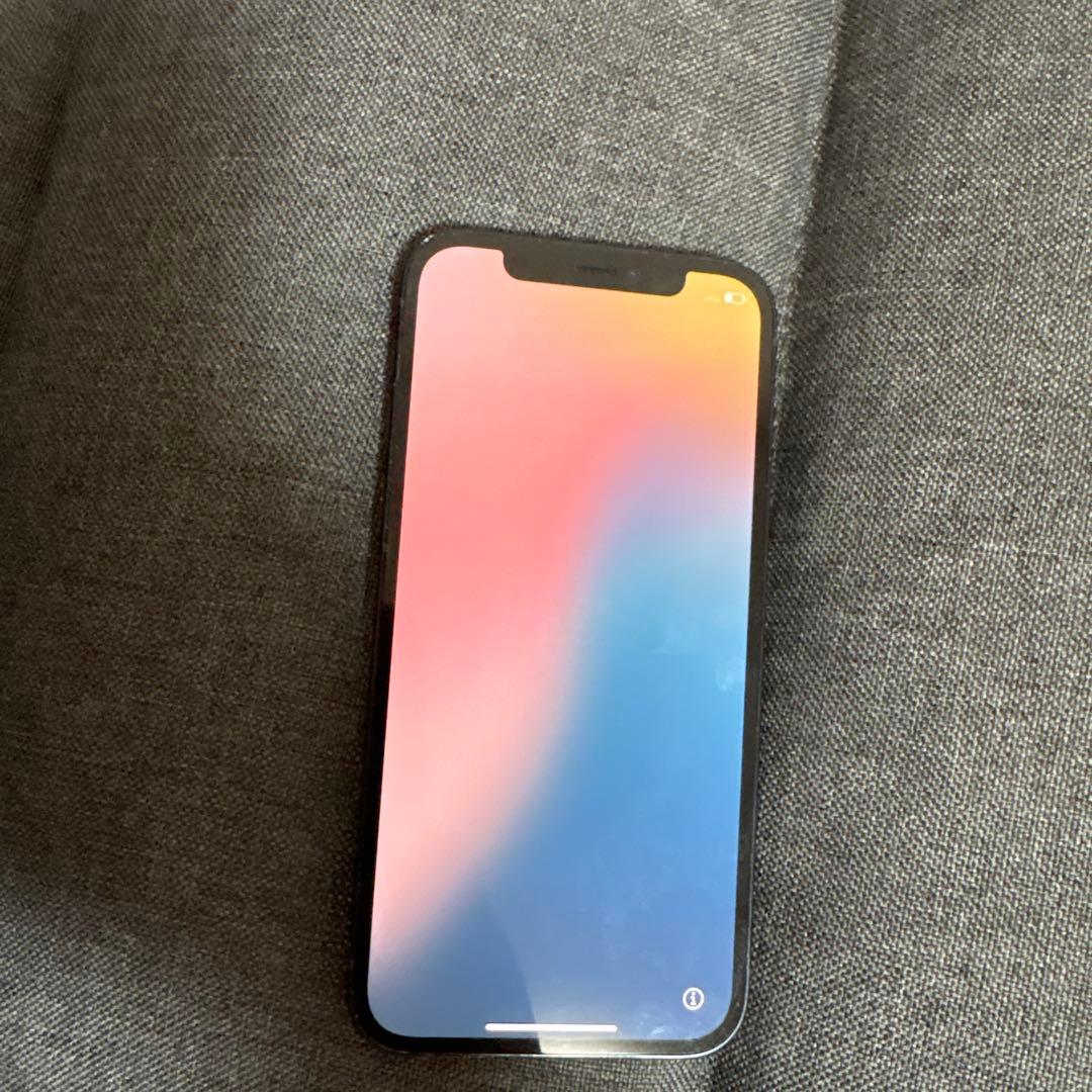 Apple iPhone 12 ブラック　本体