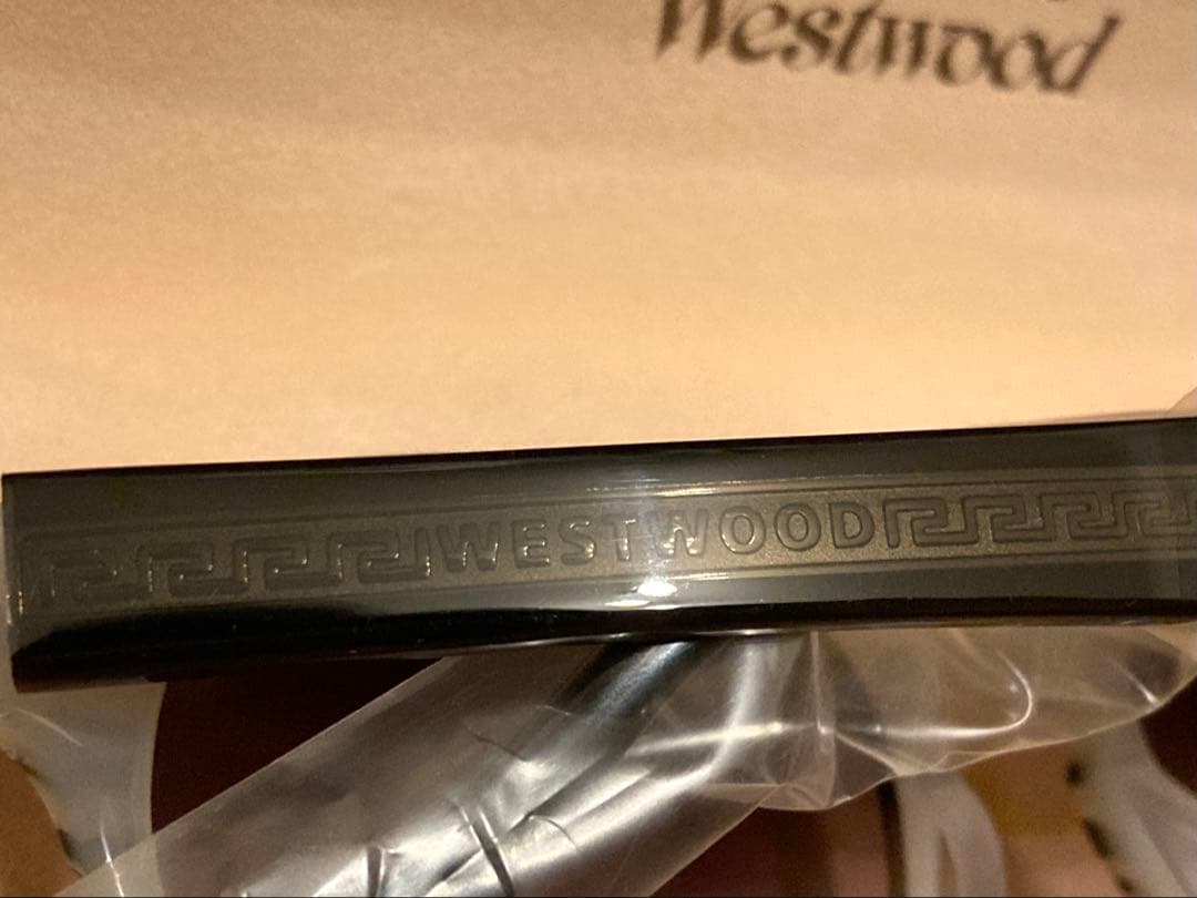 新品　激レア　希少　vivienne westwood サングラス　ゼブラ