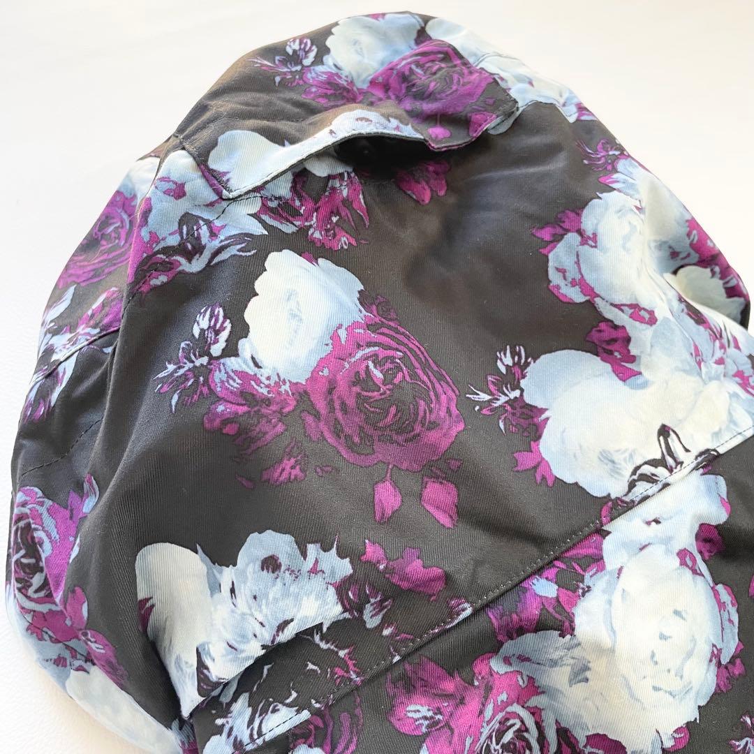 4440【新品タグ付き】ボルコム スノボウェア ジャケット 花柄 レディース 黒