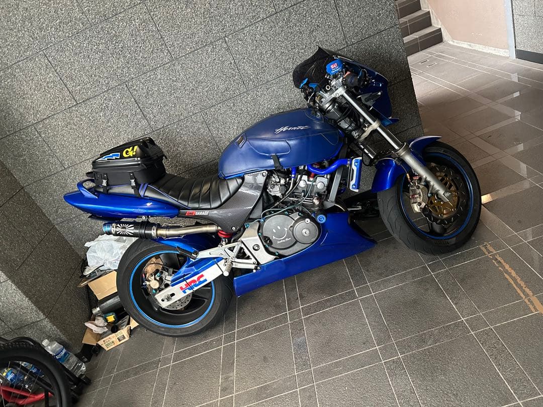 ホーネット250/600 バグスタータンクカバー