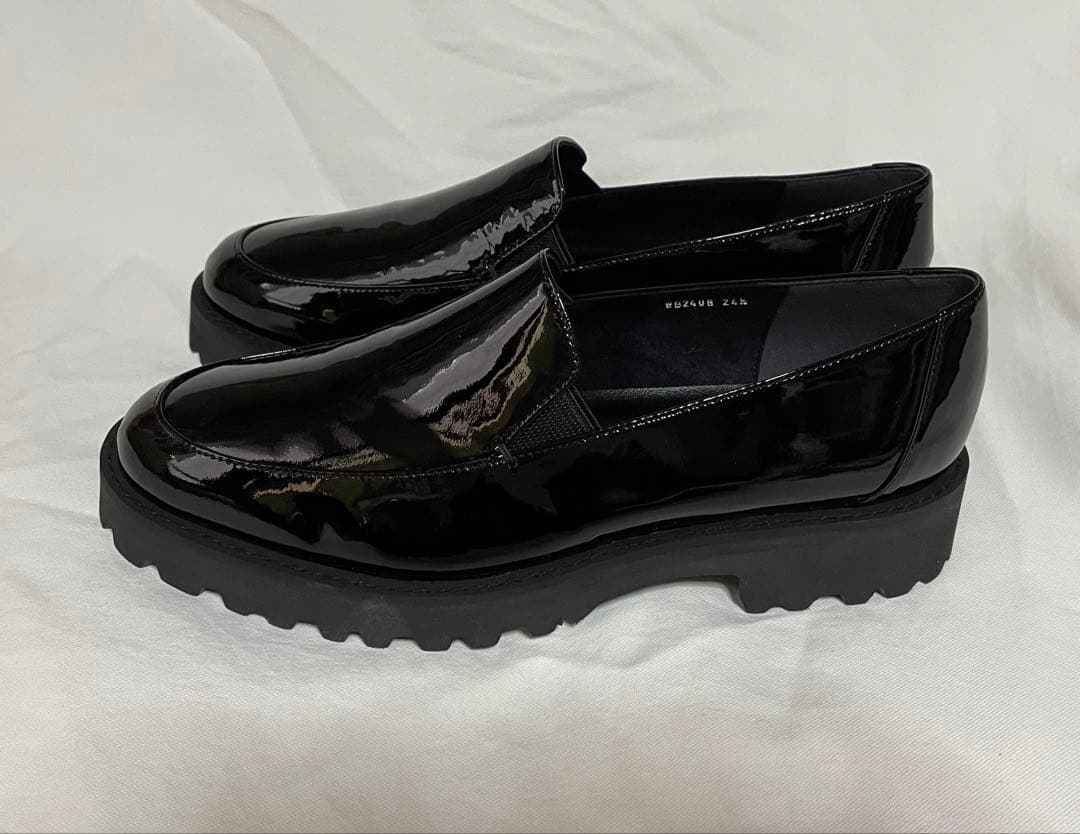 銀座かねまつ　新品未使用　ブラックエナメルローファー